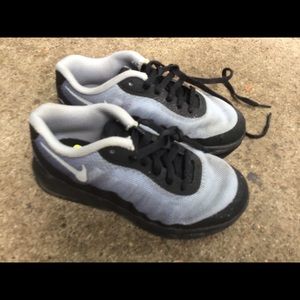 Nike air max INVIGOR